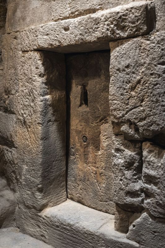 Door, Small. Stone 4